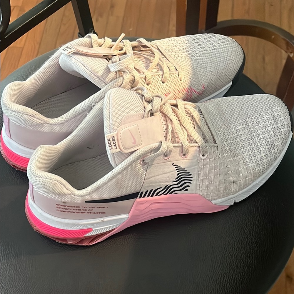 Nike White and Pink Athletic Shoes with Mesh Upper